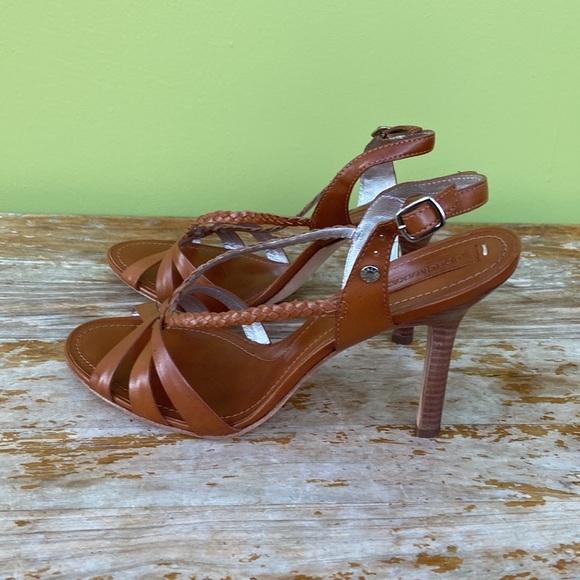 BcBgMaxzaria leather heels new no tag - Picture 2 of 3